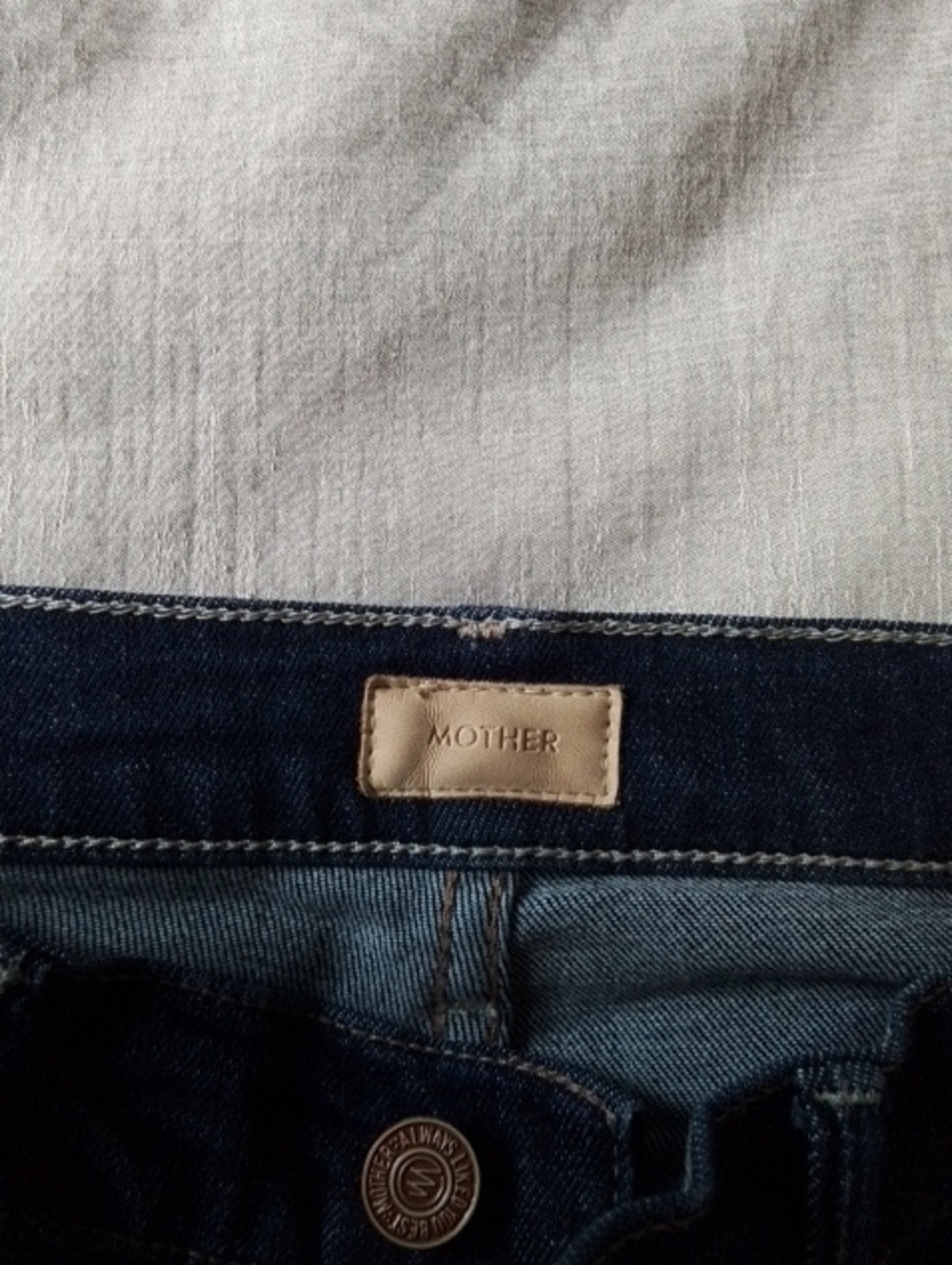 MOTHER  - The Rascal Straight-Leg Jeans In Clean Sweep - Picture 8 of 13